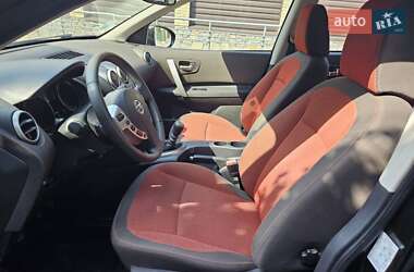 Внедорожник / Кроссовер Nissan Qashqai 2009 в 