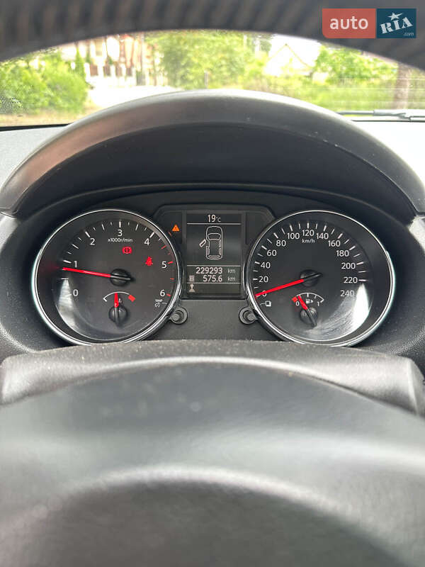 Позашляховик / Кросовер Nissan Qashqai 2013 в Білогородці