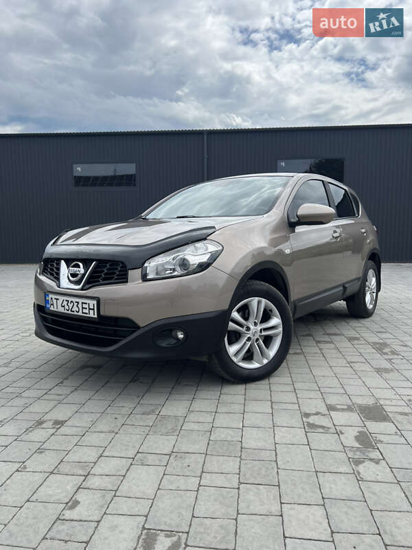 Позашляховик / Кросовер Nissan Qashqai 2011 в 
