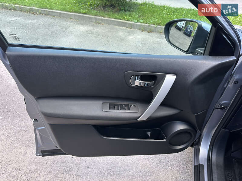 Позашляховик / Кросовер Nissan Qashqai 2012 в Рівному