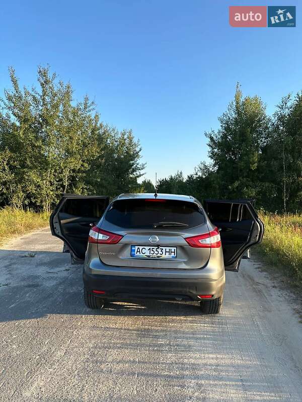 Позашляховик / Кросовер Nissan Qashqai 2016 в Камені-Каширському