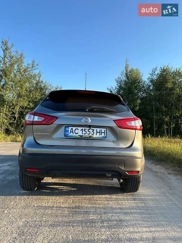Позашляховик / Кросовер Nissan Qashqai 2016 в Камені-Каширському