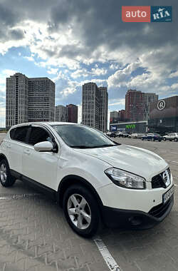 Позашляховик / Кросовер Nissan Qashqai 2012 в Києві