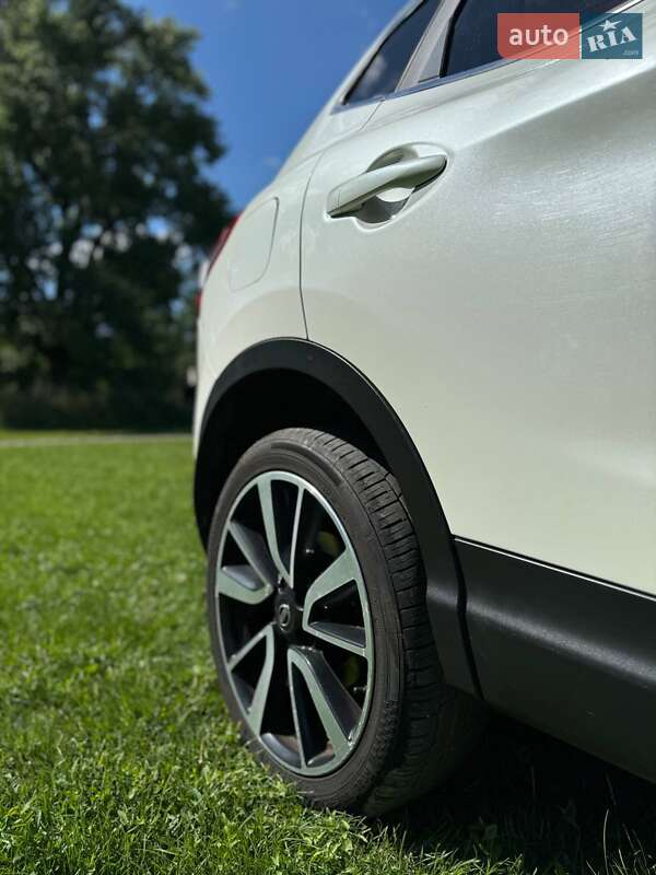 Позашляховик / Кросовер Nissan Qashqai 2015 в Хмельницькому