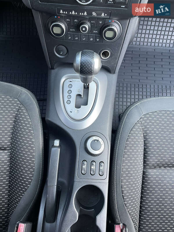 Внедорожник / Кроссовер Nissan Qashqai 2008 в Черновцах