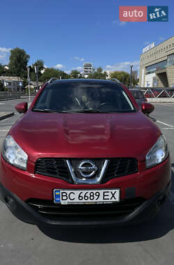 Внедорожник / Кроссовер Nissan Qashqai 2012 в 