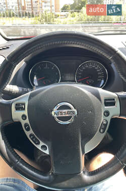 Внедорожник / Кроссовер Nissan Qashqai 2012 в 
