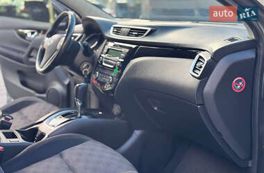 Позашляховик / Кросовер Nissan Qashqai 2017 в 