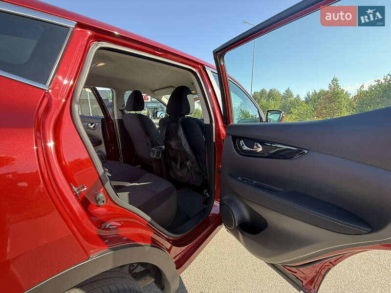 Внедорожник / Кроссовер Nissan Qashqai 2016 в Киеве