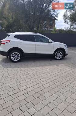Внедорожник / Кроссовер Nissan Qashqai 2015 в 