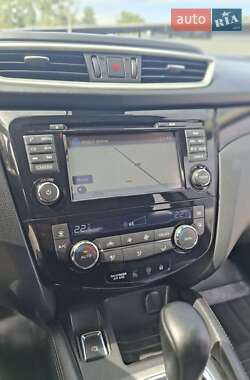 Внедорожник / Кроссовер Nissan Qashqai 2015 в 