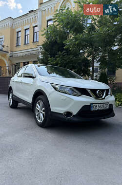 Позашляховик / Кросовер Nissan Qashqai 2015 в Чернігові