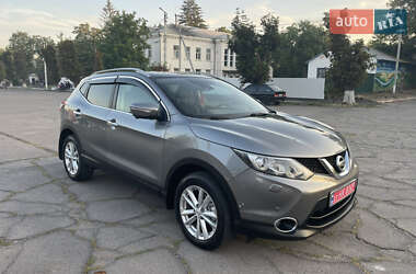 Внедорожник / Кроссовер Nissan Qashqai 2014 в 
