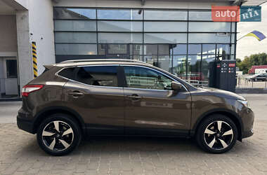 Внедорожник / Кроссовер Nissan Qashqai 2014 в 