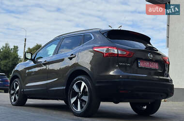Внедорожник / Кроссовер Nissan Qashqai 2014 в 