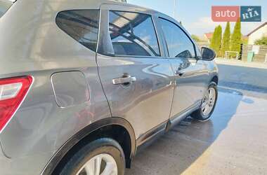 Внедорожник / Кроссовер Nissan Qashqai 2013 в 