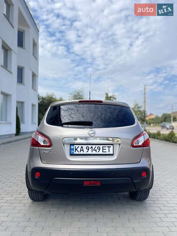 Позашляховик / Кросовер Nissan Qashqai 2011 в Житомирі