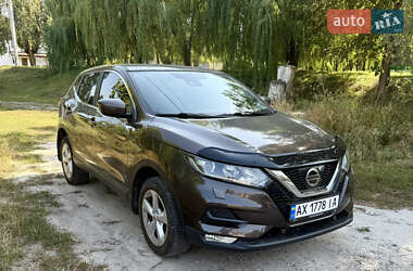 Позашляховик / Кросовер Nissan Qashqai 2017 в Миргороді
