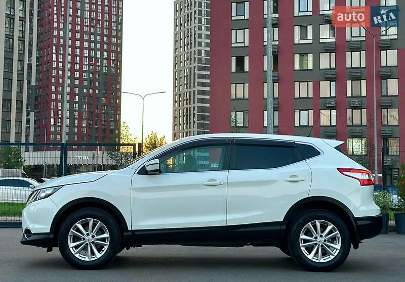 Внедорожник / Кроссовер Nissan Qashqai 2016 в Киеве