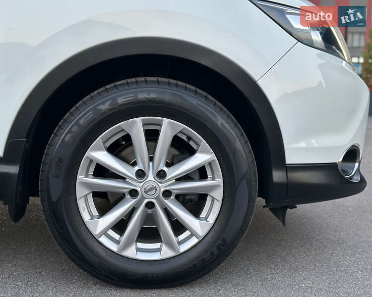 Внедорожник / Кроссовер Nissan Qashqai 2016 в Киеве