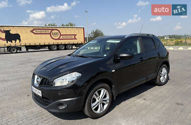 Внедорожник / Кроссовер Nissan Qashqai 2012 в 