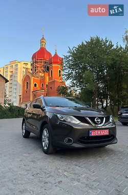 Внедорожник / Кроссовер Nissan Qashqai 2015 в Тернополе