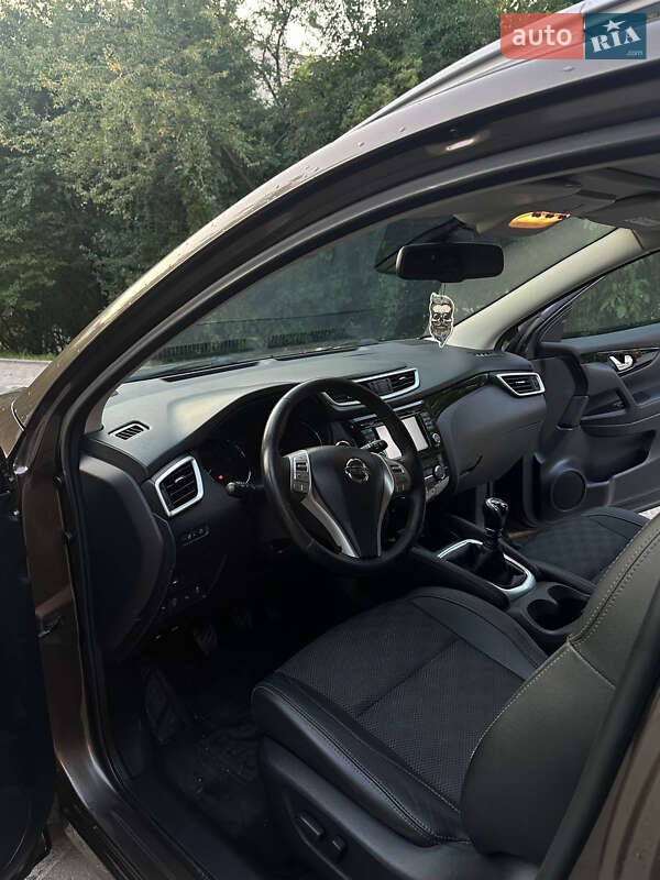 Внедорожник / Кроссовер Nissan Qashqai 2015 в Тернополе фото 15 Внедорожник / Кроссовер Nissan Qashqai 2015 в Тернополе