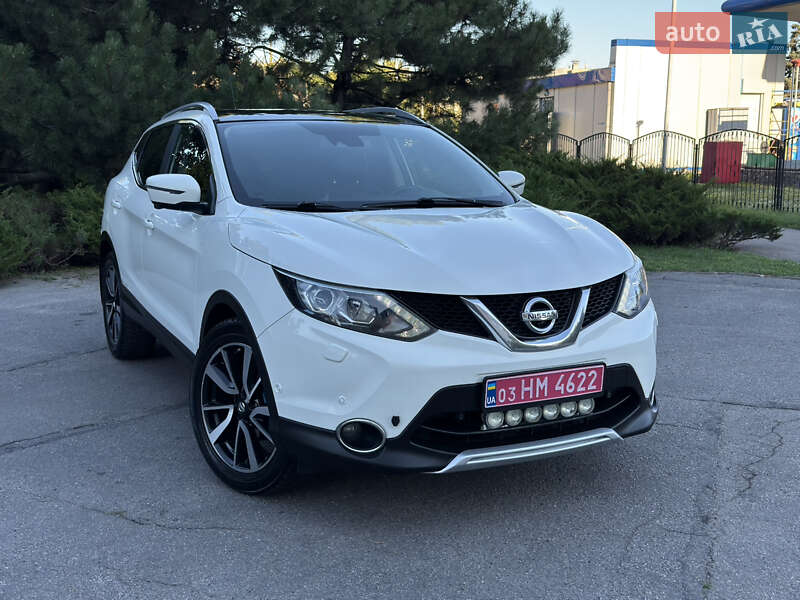 Внедорожник / Кроссовер Nissan Qashqai 2015 в Полтаве
