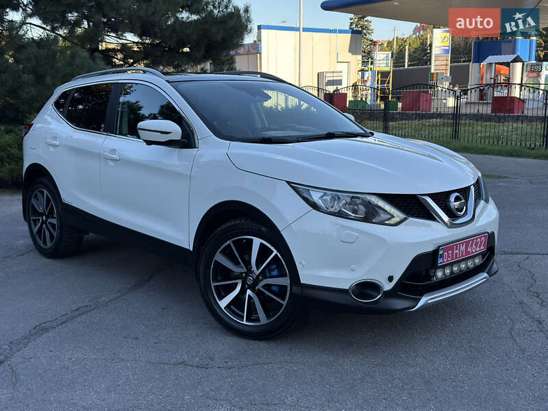 Внедорожник / Кроссовер Nissan Qashqai 2015 в Полтаве