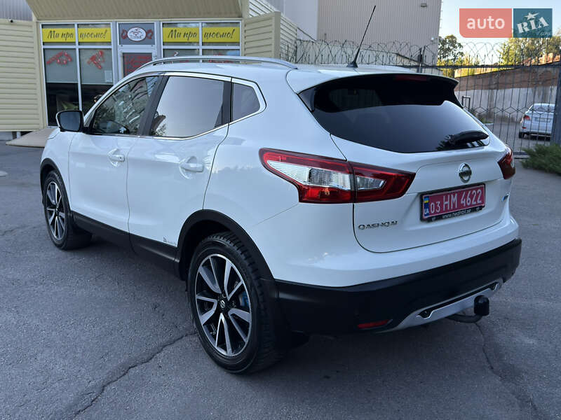 Внедорожник / Кроссовер Nissan Qashqai 2015 в Полтаве