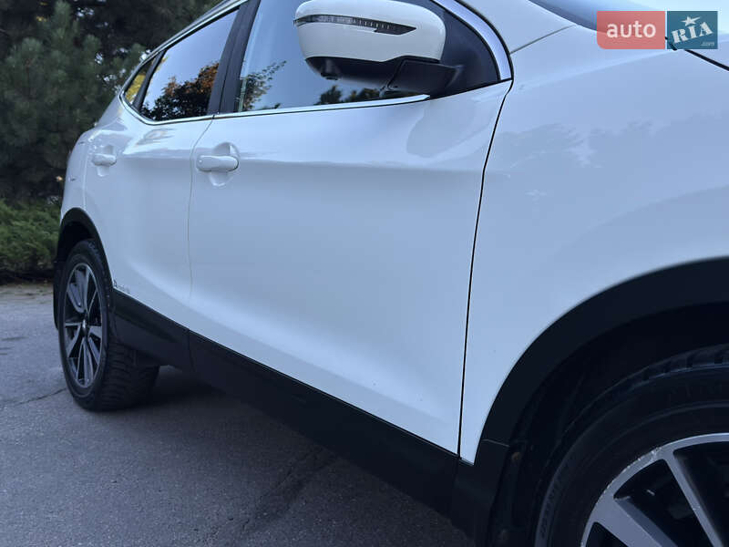 Внедорожник / Кроссовер Nissan Qashqai 2015 в Полтаве