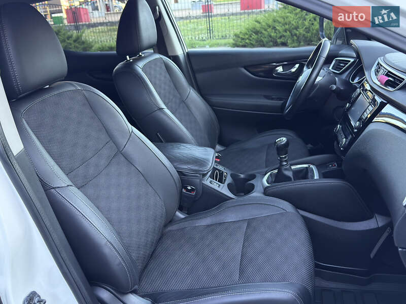 Внедорожник / Кроссовер Nissan Qashqai 2015 в Полтаве