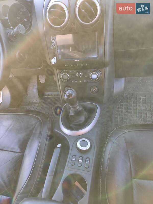 Внедорожник / Кроссовер Nissan Qashqai 2007 в Ромнах