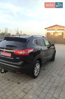 Внедорожник / Кроссовер Nissan Qashqai 2014 в 