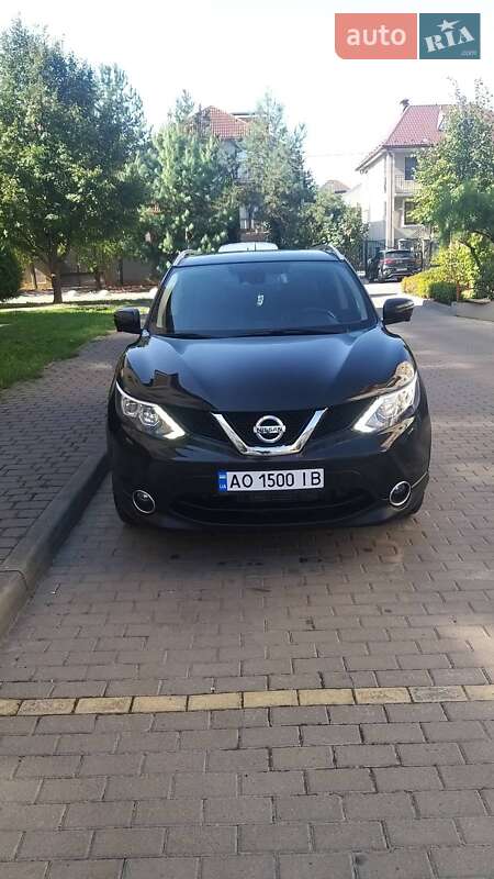 Внедорожник / Кроссовер Nissan Qashqai 2015 в Ужгороде