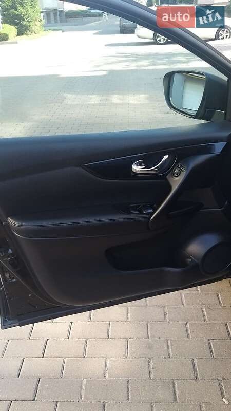 Внедорожник / Кроссовер Nissan Qashqai 2015 в Ужгороде