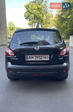 Внедорожник / Кроссовер Nissan Qashqai 2010 в 