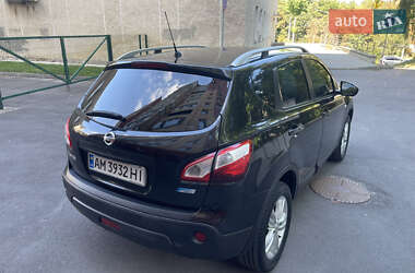Внедорожник / Кроссовер Nissan Qashqai 2010 в 