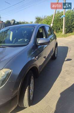 Внедорожник / Кроссовер Nissan Qashqai 2010 в 