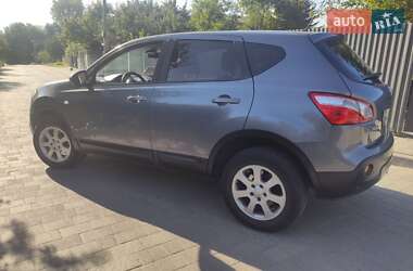 Внедорожник / Кроссовер Nissan Qashqai 2010 в 