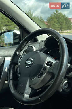 Внедорожник / Кроссовер Nissan Qashqai 2012 в 