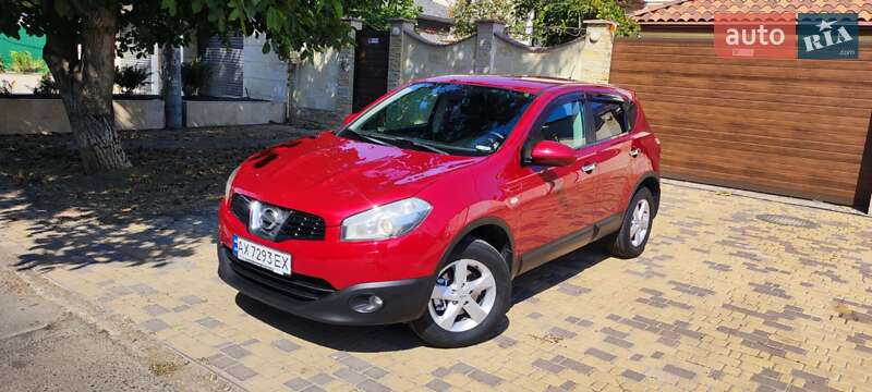 Позашляховик / Кросовер Nissan Qashqai 2010 в 