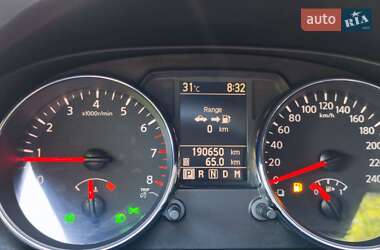 Позашляховик / Кросовер Nissan Qashqai 2010 в 