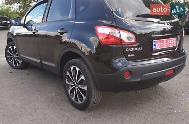 Внедорожник / Кроссовер Nissan Qashqai 2012 в 