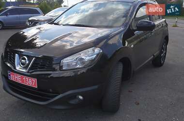 Внедорожник / Кроссовер Nissan Qashqai 2012 в 