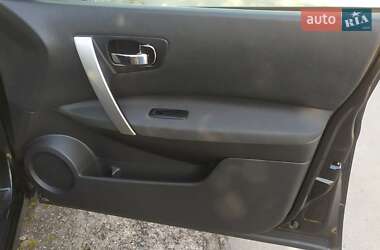Внедорожник / Кроссовер Nissan Qashqai 2012 в 