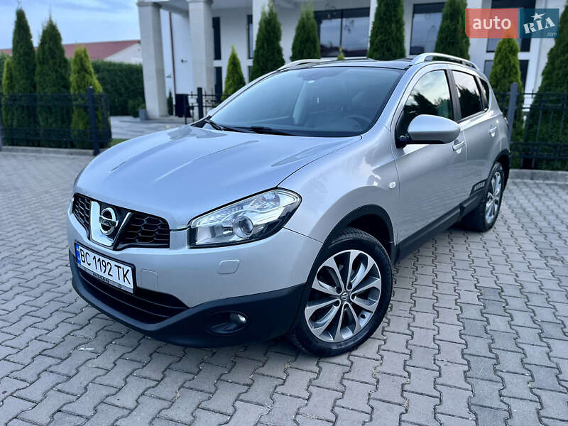 Позашляховик / Кросовер Nissan Qashqai 2010 в Стрию
