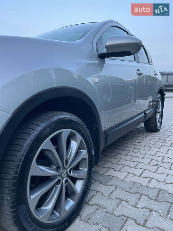 Позашляховик / Кросовер Nissan Qashqai 2010 в Стрию