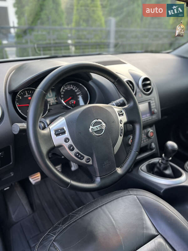 Позашляховик / Кросовер Nissan Qashqai 2010 в Стрию