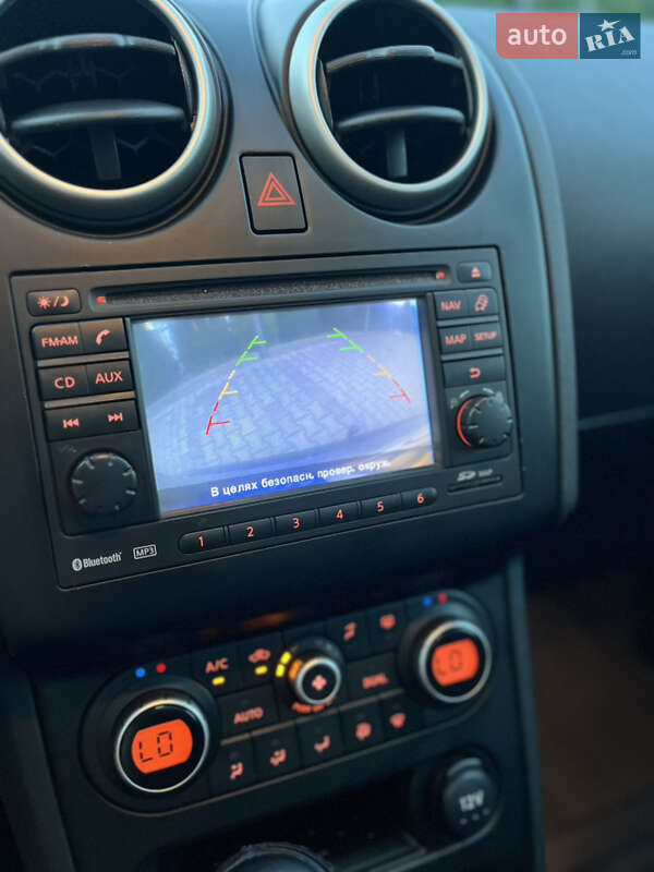 Позашляховик / Кросовер Nissan Qashqai 2010 в Стрию